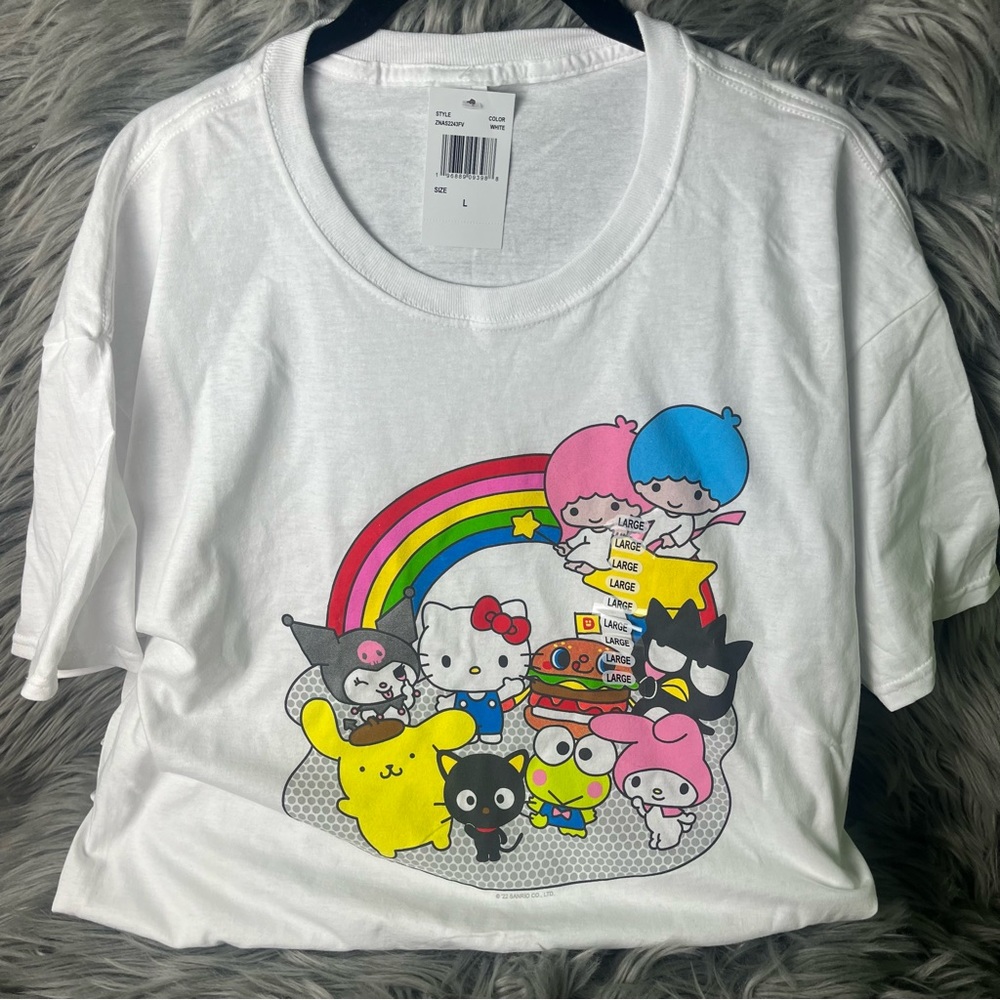 HELLO KITTY & FRIENDS GRAPHIC T-SHIRT NWT